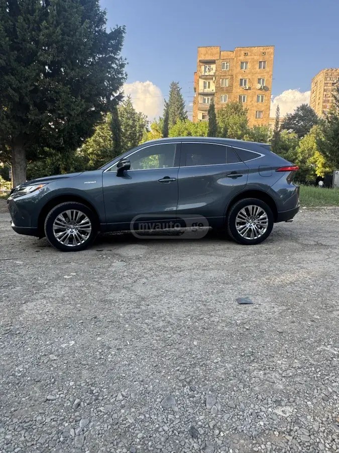 نمای دیگر تویوتا ایکس ال ای 4dr چهار چرخ محرک CVT 2021
