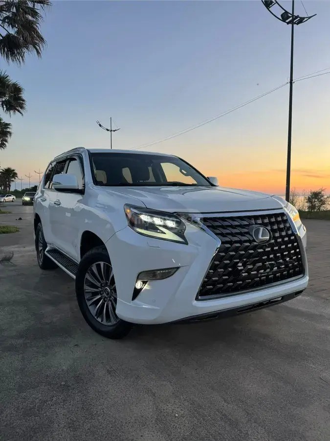 لکسوس لوکس 4dr 4x4 اتوماتیک 2019