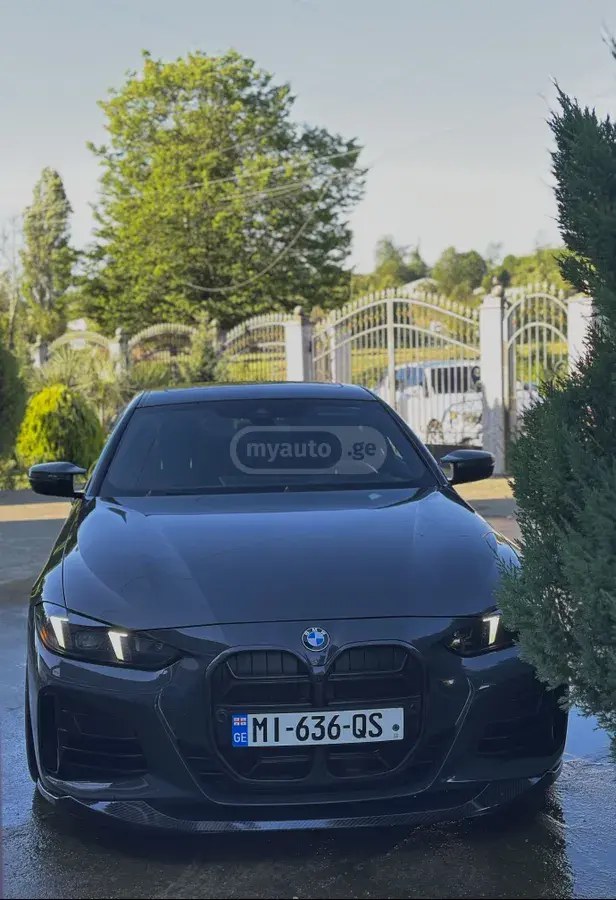 نمای دیگر بی ام و i 2dr دیفرانسیل عقب کوپه 2024