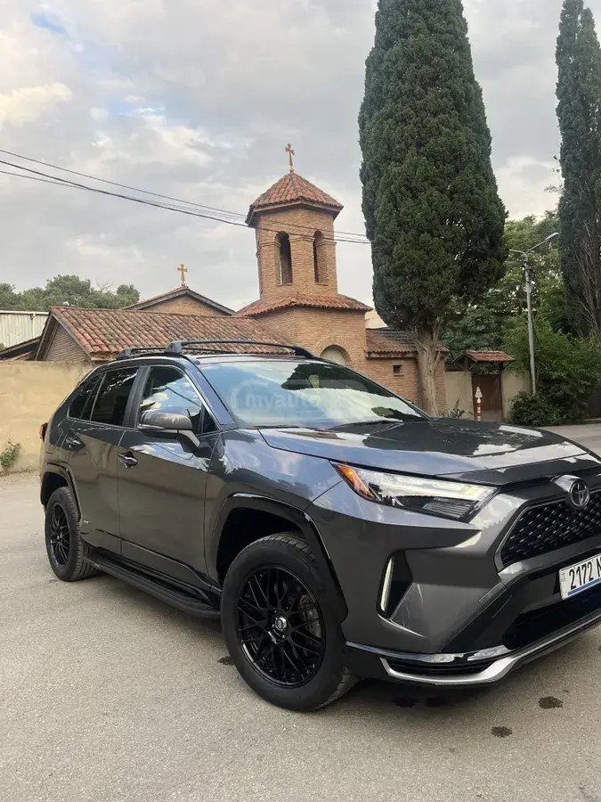 تویوتا SE 4dr چهار چرخ محرک CVT 2024