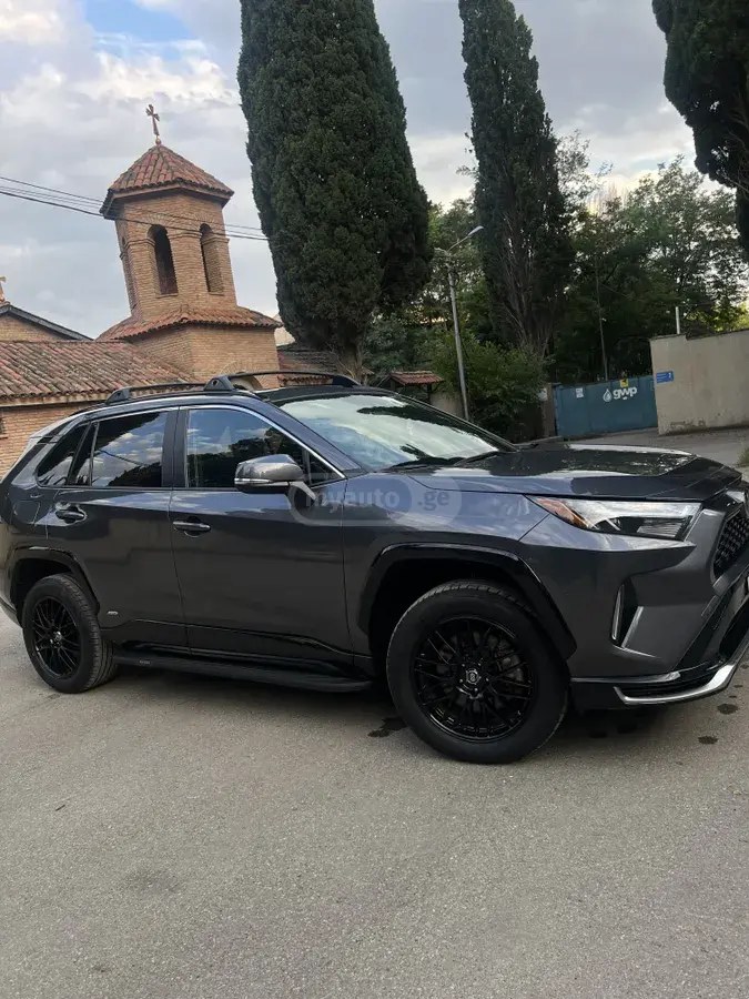 نمای دیگر تویوتا SE 4dr چهار چرخ محرک CVT 2024