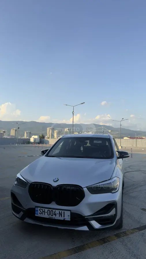بی ام و xDrive28i 4 در چهار چرخ محرک 2020
