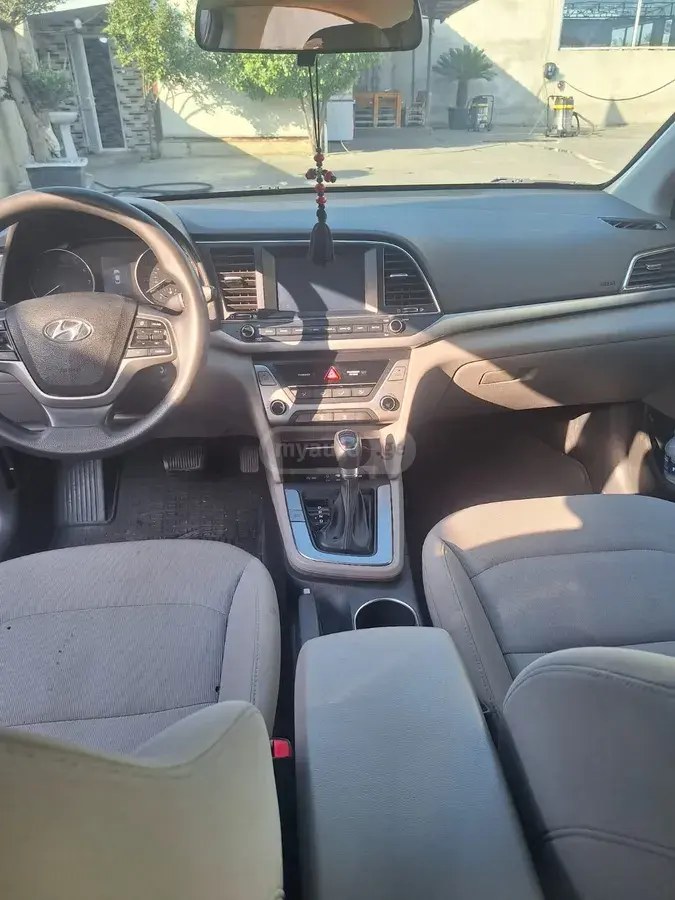 نمای دیگر هیوندای SE 4 در سدان اتوماتیک 2018
