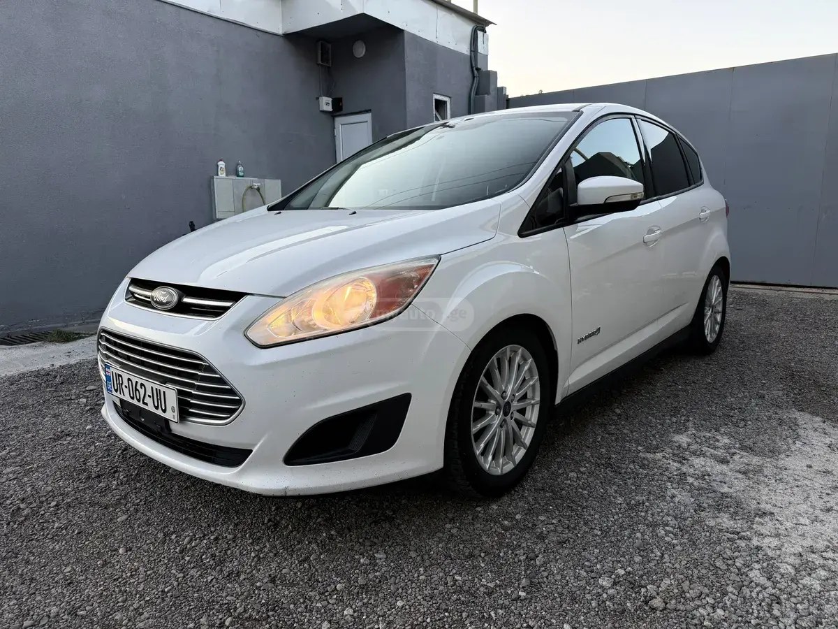 فورد SE 4dr هاچبک CVT 2017