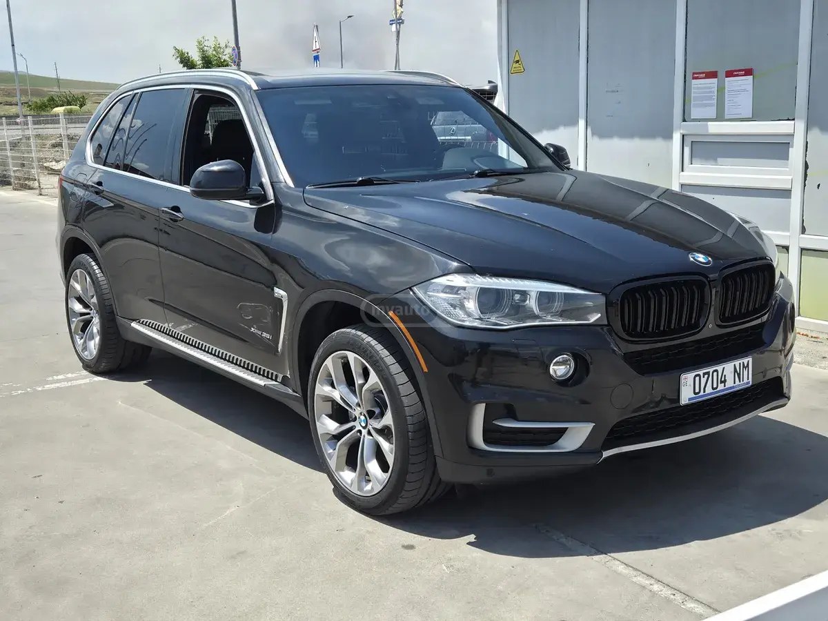 نمای دیگر بی ام و xDrive35i 4 در چهار چرخ محرک 2016