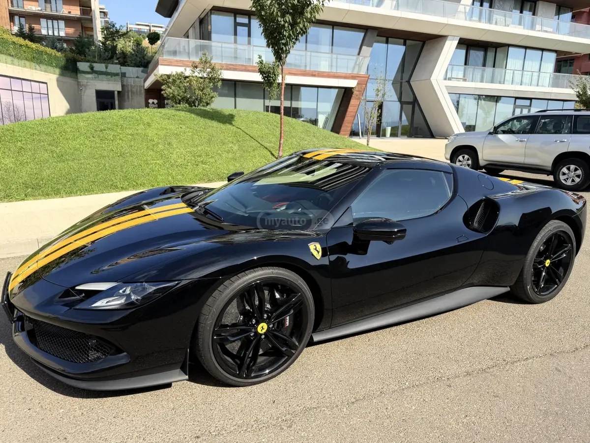 فراری 296 GTB 3.0 V6 پلاگین هیبرید 2024