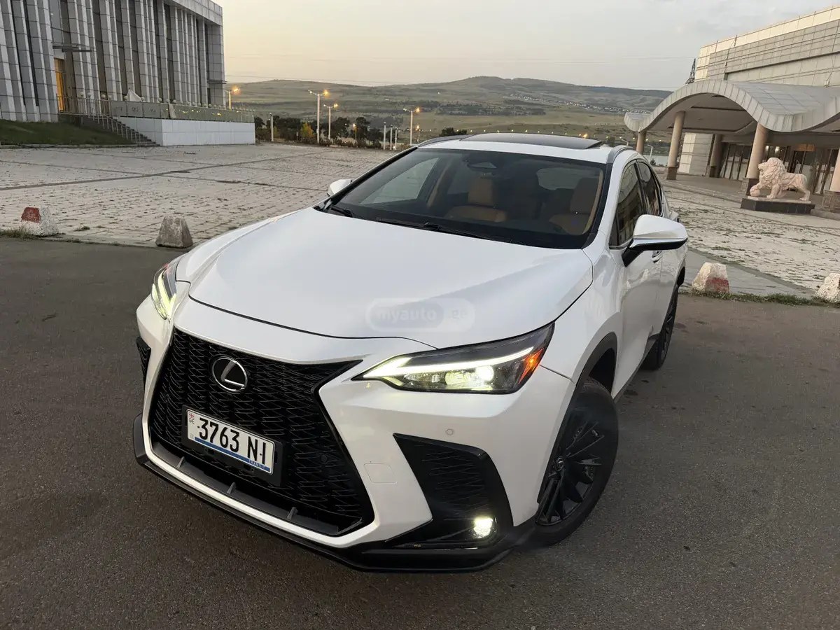 لکسوس 2021