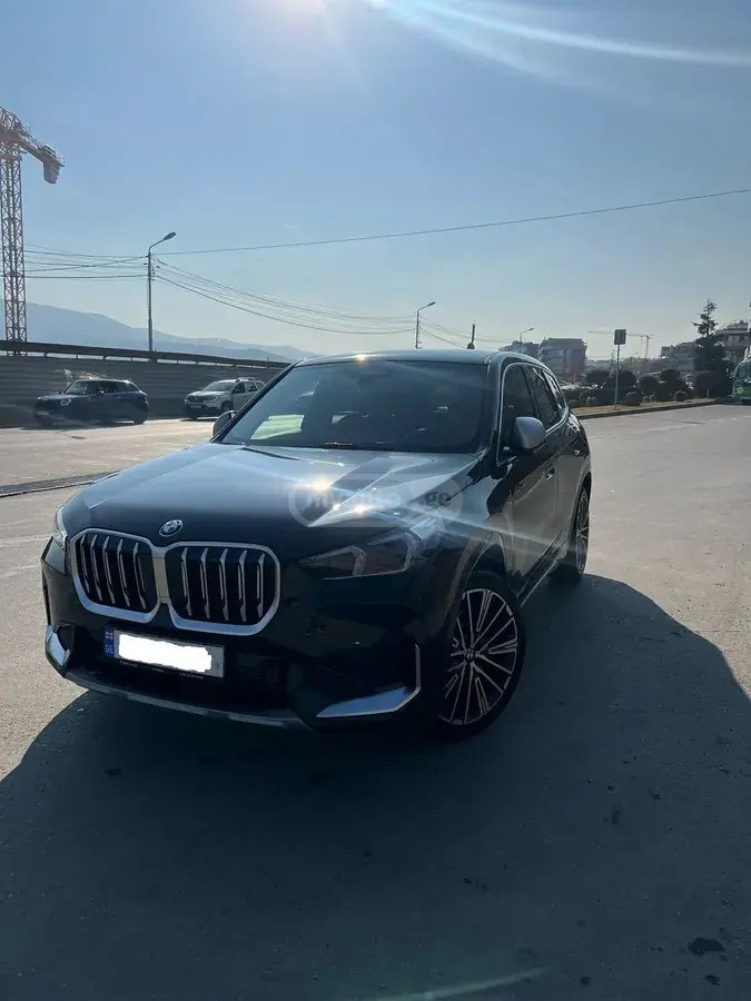 نمای دیگر بی ام و XDrive 2.0 i توین-پاور توربو 2023