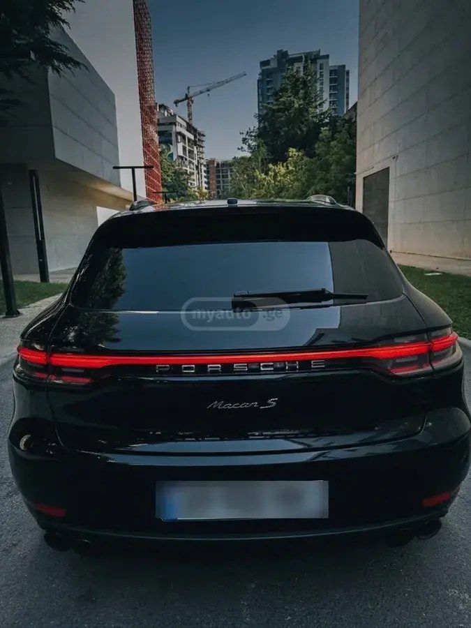 نمای دیگر پورشه S 2020
