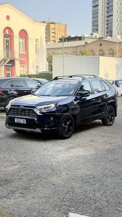 تویوتا XSE 4 در دیفرانسیل تمام چرخ CVT 2021