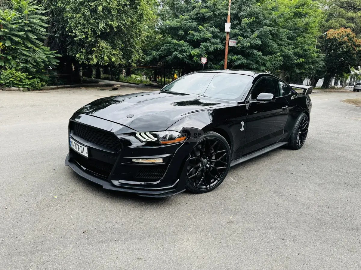 نمای دیگر فورد GT500 2018