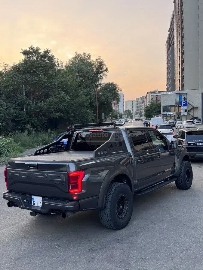 نمای دیگر فورد 2020