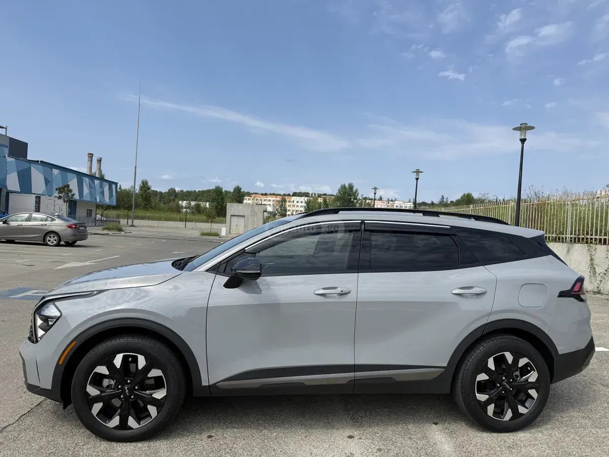 نمای دیگر کیا X LINE 2023