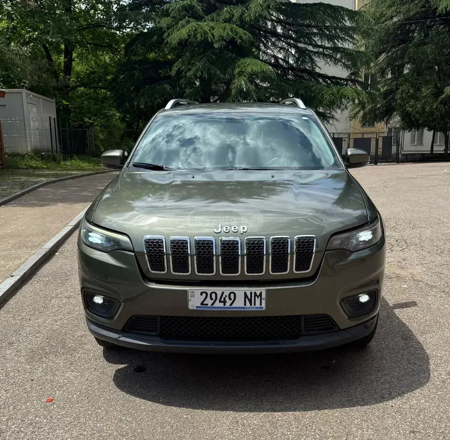 نمای دیگر جیپ لاتیتود پلاس 4dr 4x4 اتوماتیک 2018