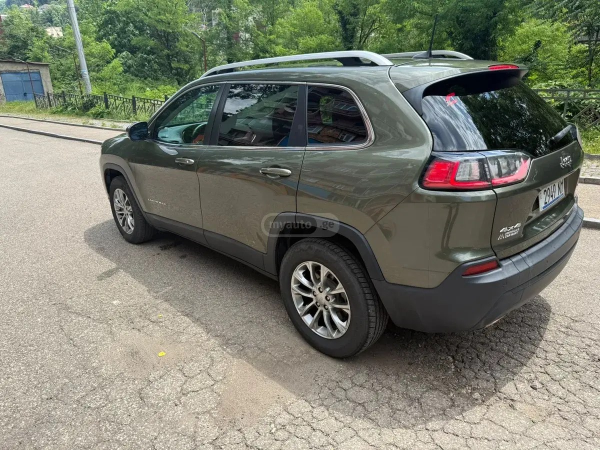 نمای دیگر جیپ لاتیتود پلاس 4dr 4x4 اتوماتیک 2018