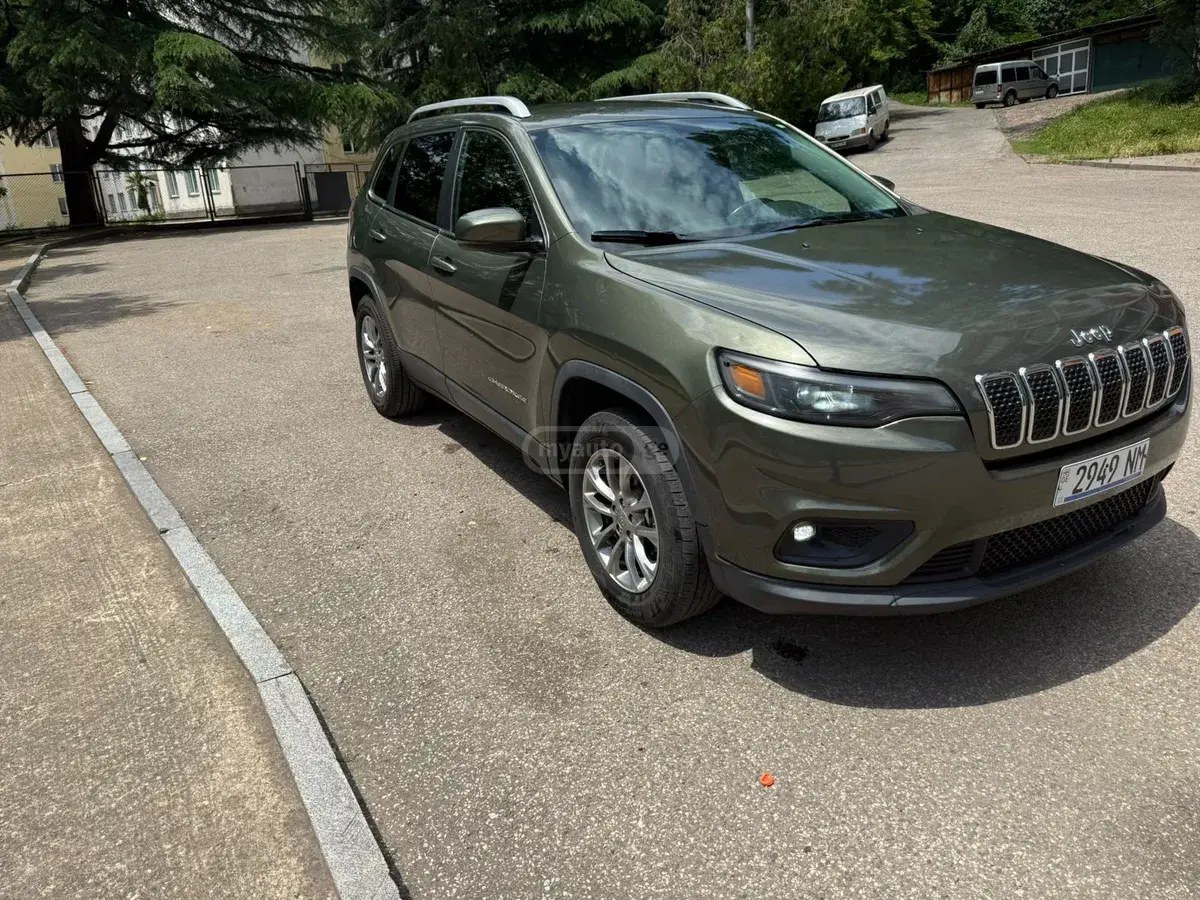 نمای دیگر جیپ لاتیتود پلاس 4dr 4x4 اتوماتیک 2018