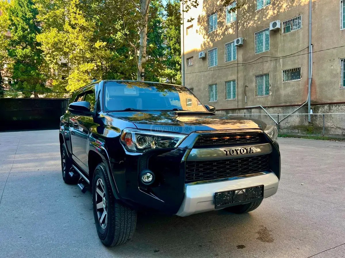 نمای دیگر تویوتا TRD آفرود پریمیوم 4dr 4x4 A 2019
