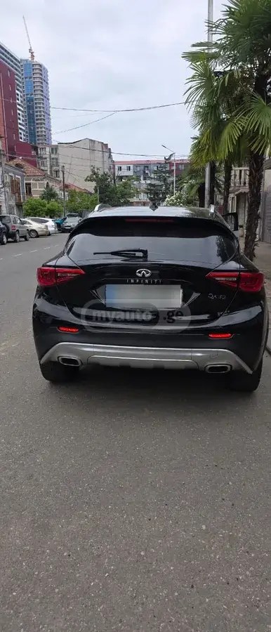 نمای دیگر اینفینیتی 2017