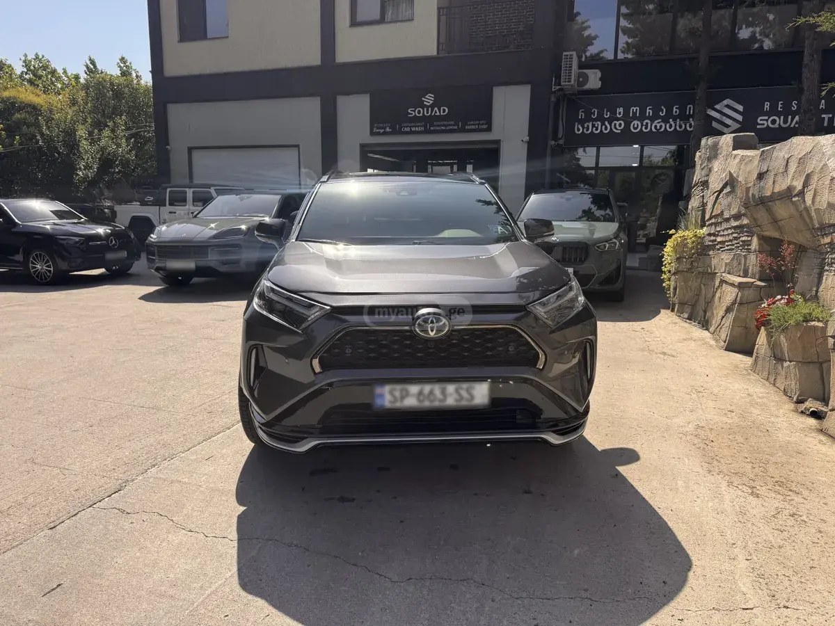 نمای دیگر تویوتا XSE 4dr چهار چرخ محرک CVT 2024