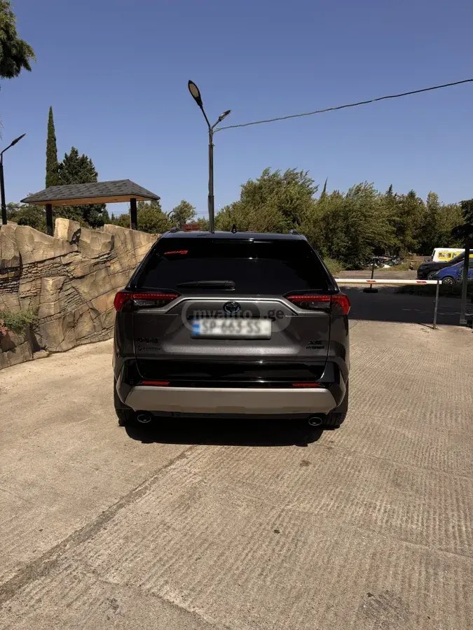 نمای دیگر تویوتا XSE 4dr چهار چرخ محرک CVT 2024