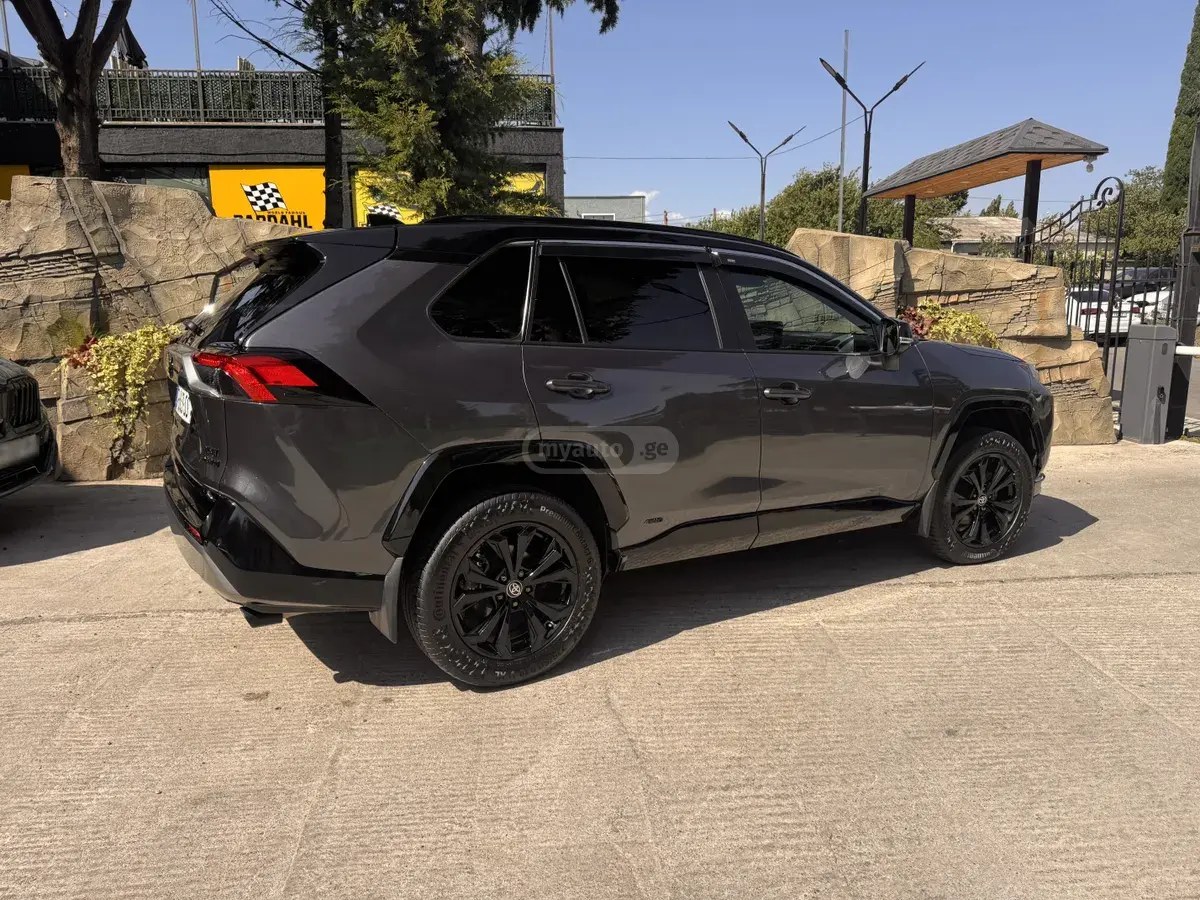 نمای دیگر تویوتا XSE 4dr چهار چرخ محرک CVT 2024