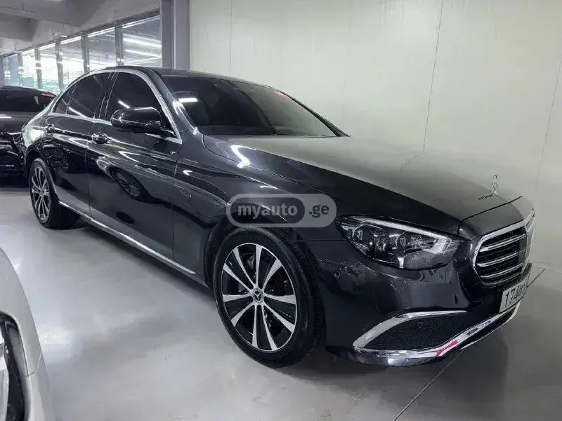 مرسدس بنز E اکسکلوسیو پلاگین هیبرید 2020