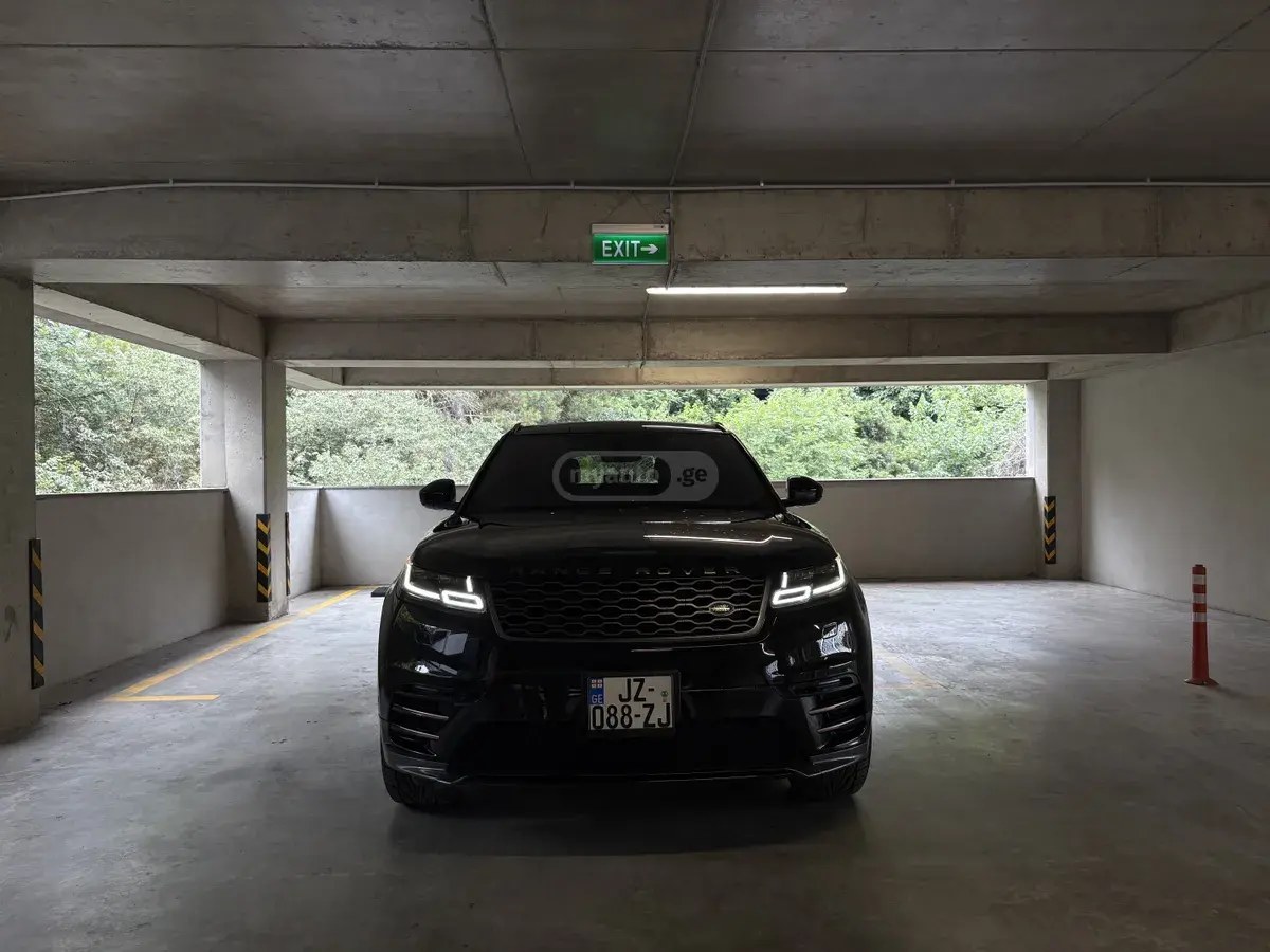 لندروور P380 SE R-Dynamic 4 در 4x4 اتوماتیک 2019