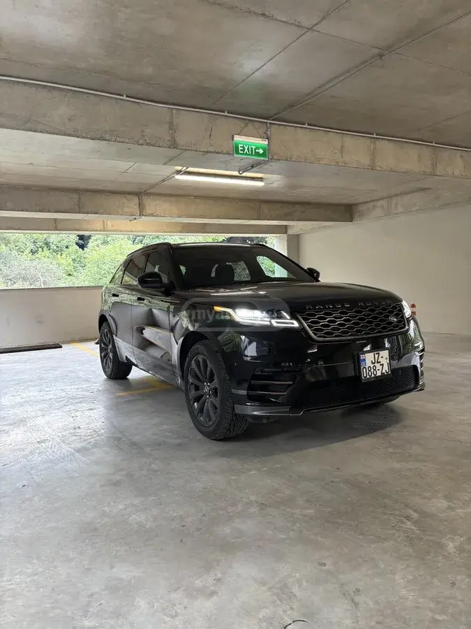 نمای دیگر لندروور P380 SE R-Dynamic 4 در 4x4 اتوماتیک 2019