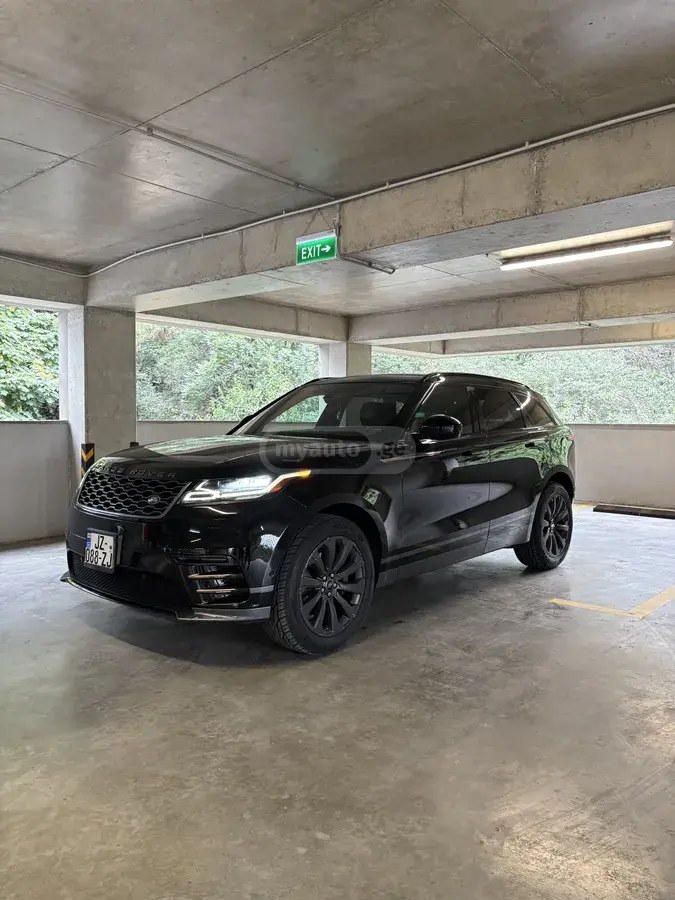 نمای دیگر لندروور P380 SE R-Dynamic 4 در 4x4 اتوماتیک 2019