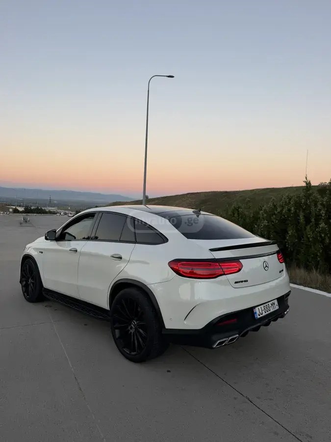 نمای دیگر مرسدس بنز بیس AMG GLE 43 کوپه 4 در تمام چرخ 2019