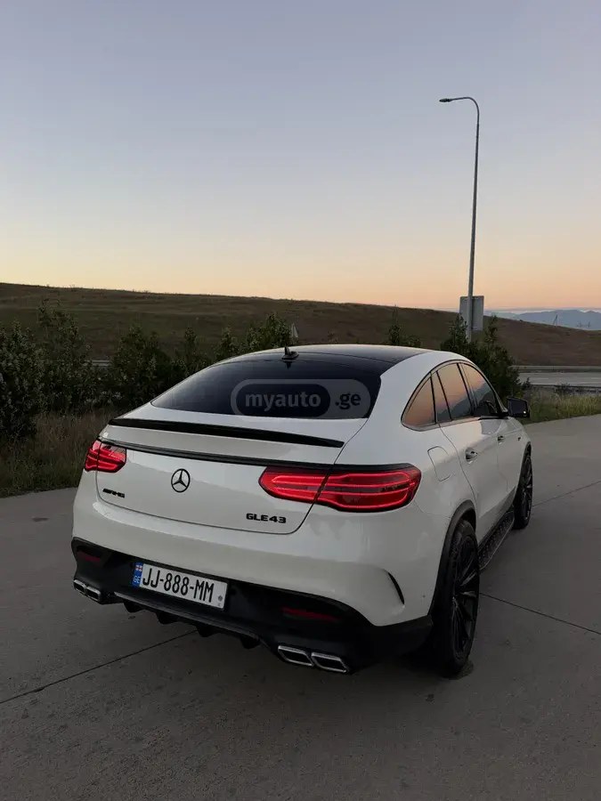 نمای دیگر مرسدس بنز بیس AMG GLE 43 کوپه 4 در تمام چرخ 2019