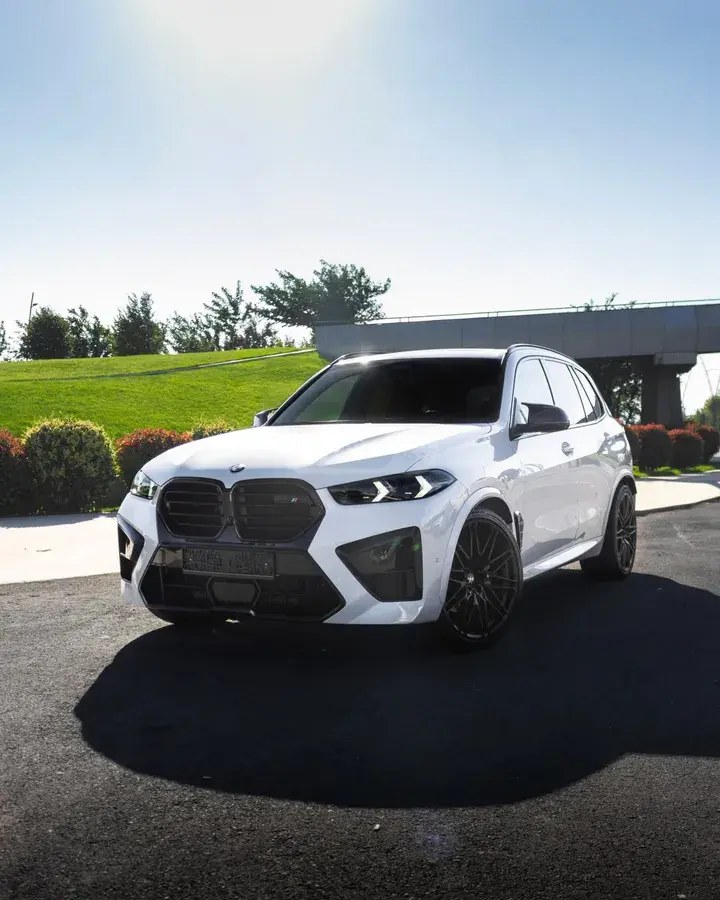 بی ام و xDrive40i 4dr تمام چرخ محرک 2024
