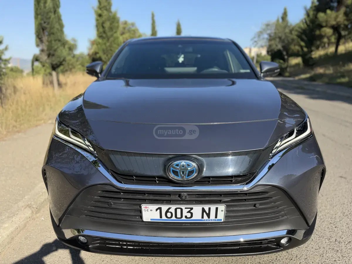 نمای دیگر تویوتا لیمیتد 4 در چهار چرخ محرک CV 2021