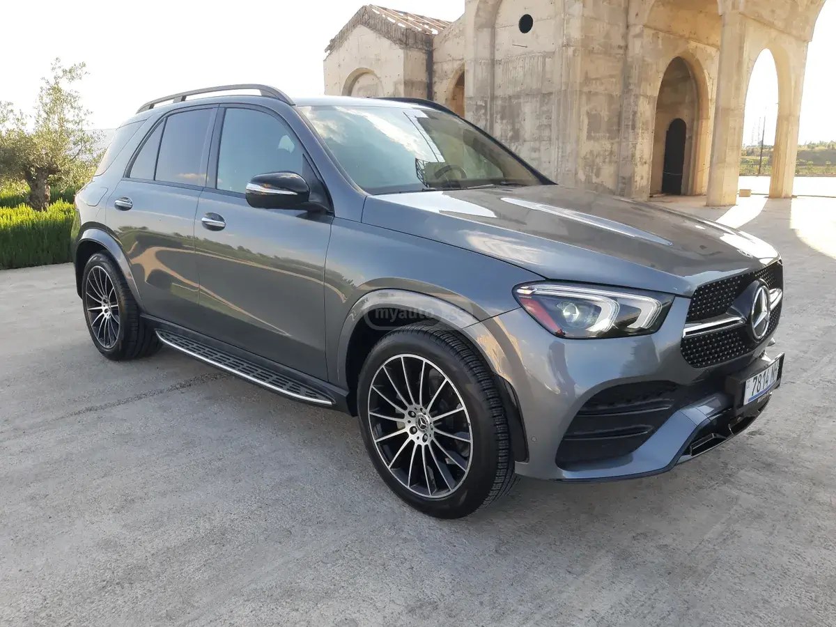 نمای دیگر مرسدس بنز 4-MATIC AMG 2021