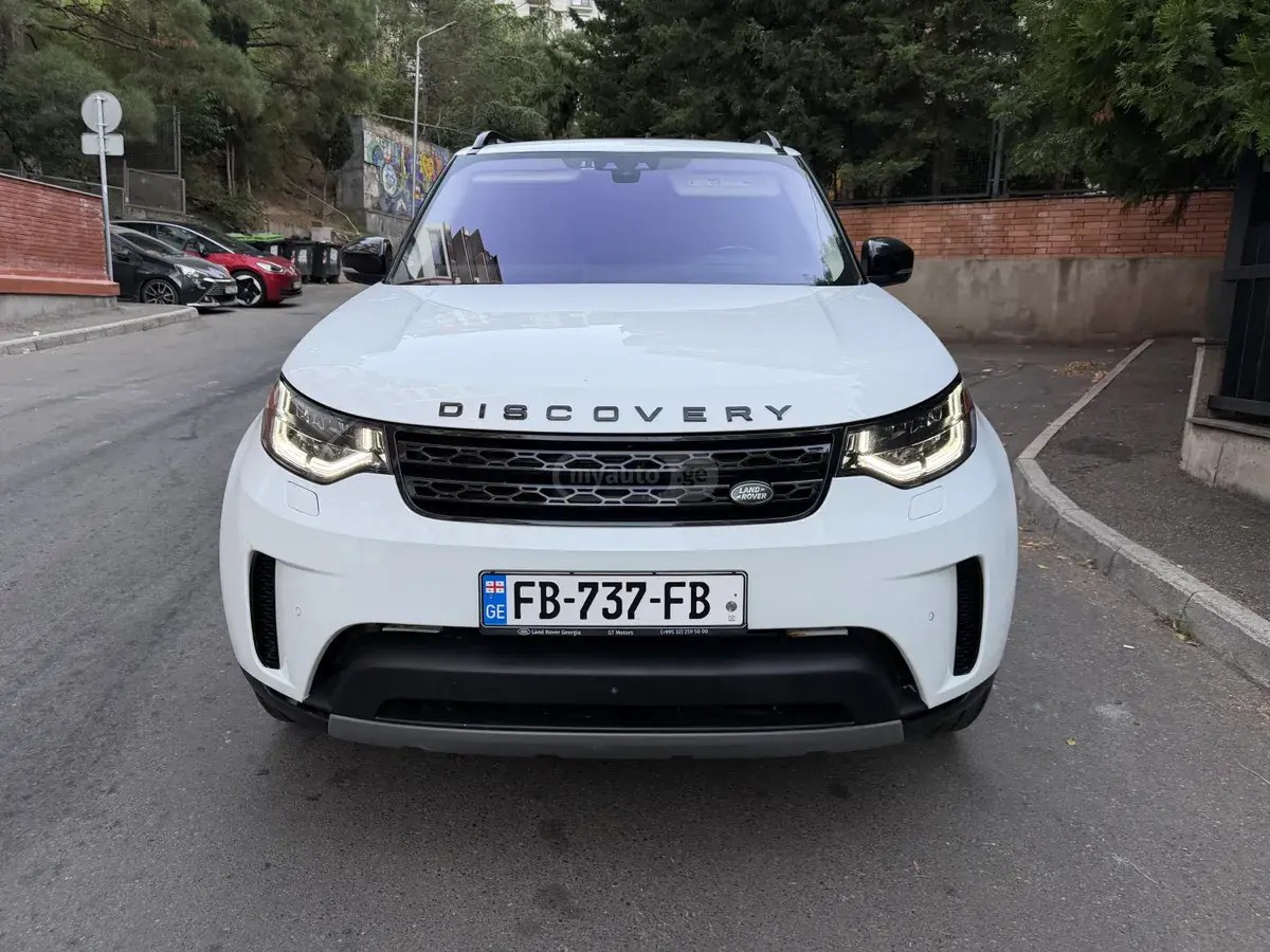 نمای دیگر لندروور HSE 4 در 4x4 اتوماتیک 2017