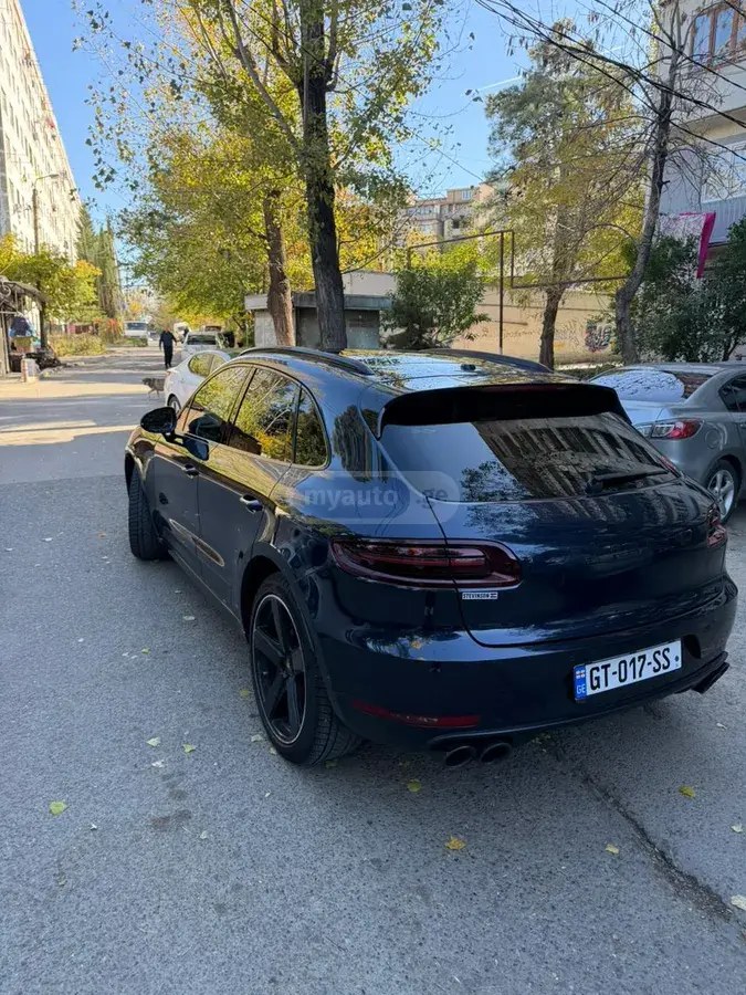 نمای دیگر پورشه GTS 2017