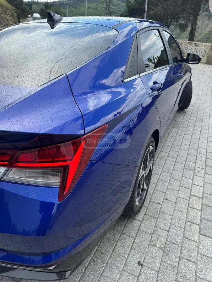 نمای دیگر هیوندای لیمیتد 4dr سدان 2022