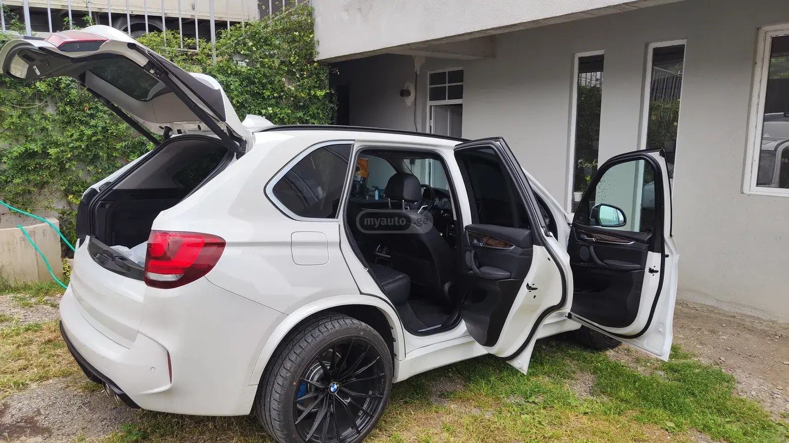نمای دیگر بی ام و xDrive40e 4dr تمام چرخ محرک 2016