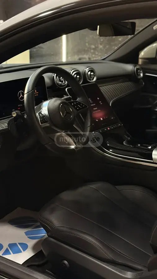 نمای دیگر مرسدس بنز AMG 2024