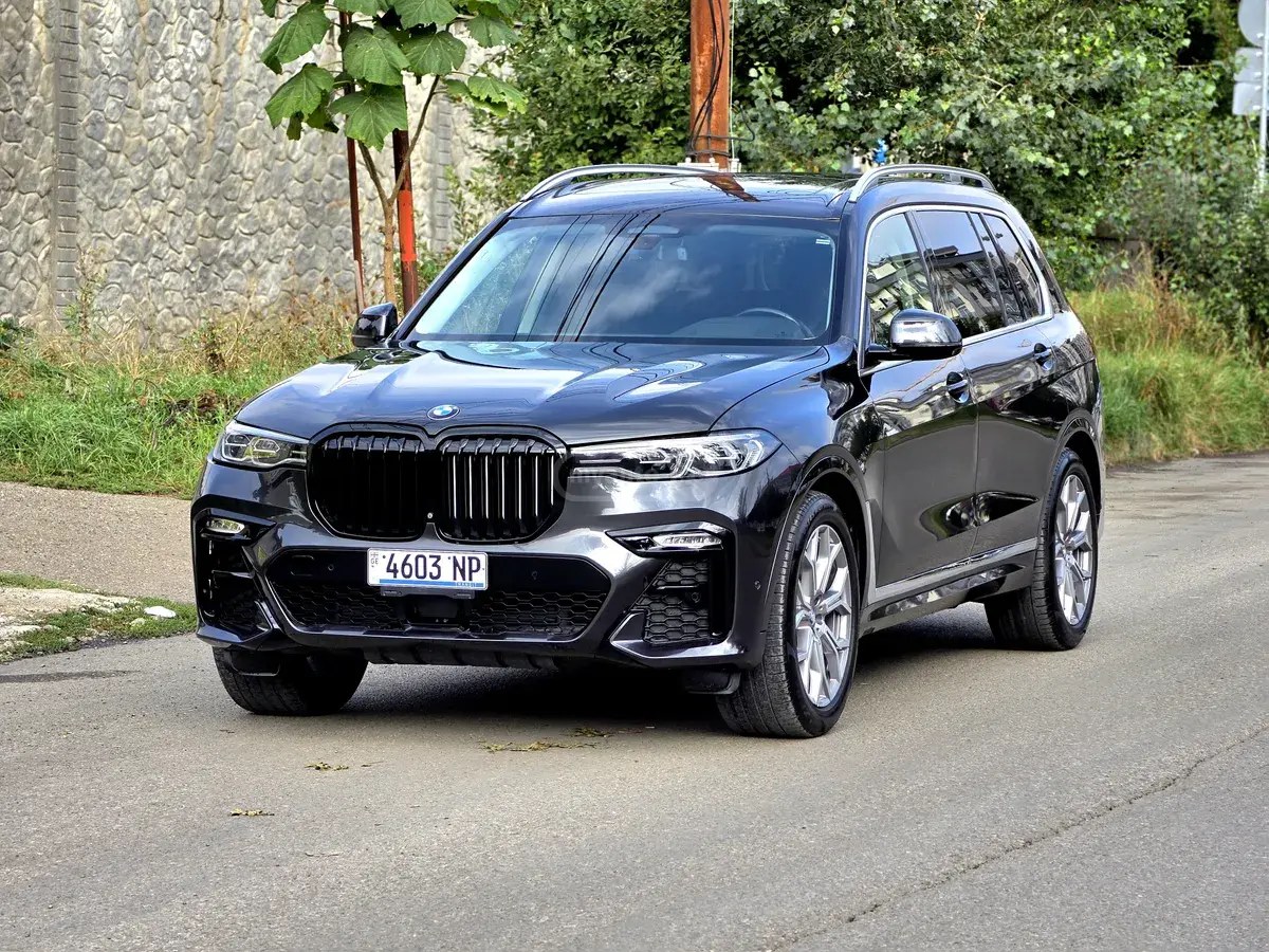 بی ام و xDrive40i 4 در چهار چرخ محرک 2020