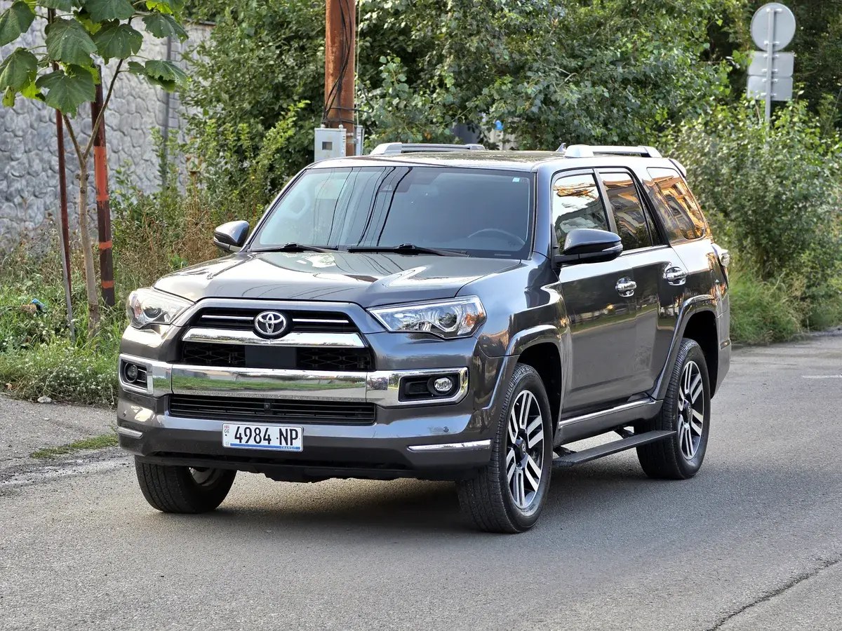 تویوتا لیمیتد 4 در 4x4 اتوماتیک 2023