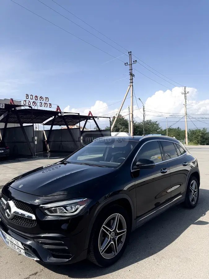 نمای دیگر مرسدس بنز AMG لاین 2022