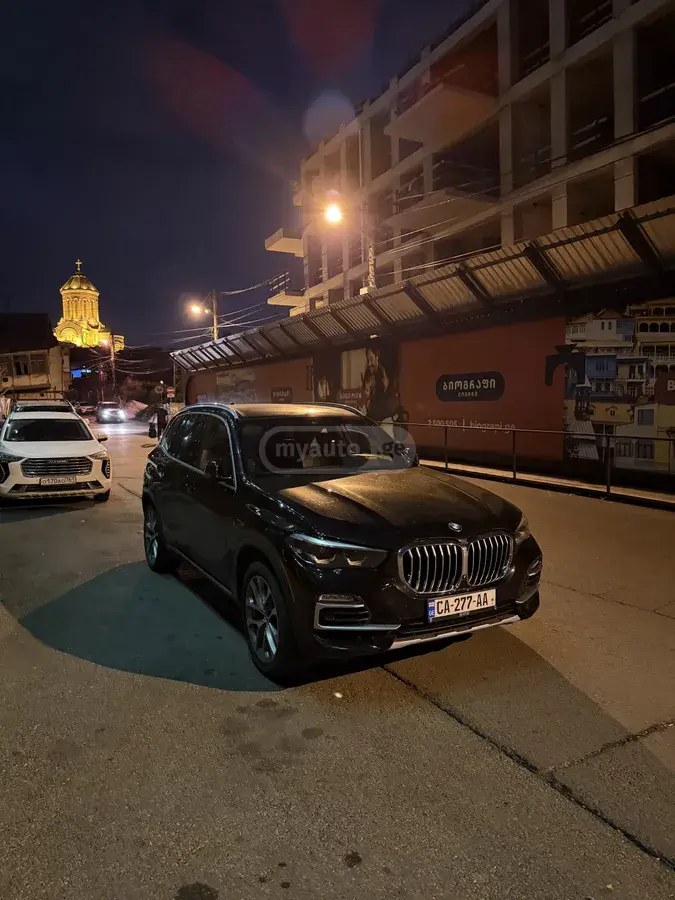بی ام و xDrive40i 4 در چهار چرخ محرک 2019