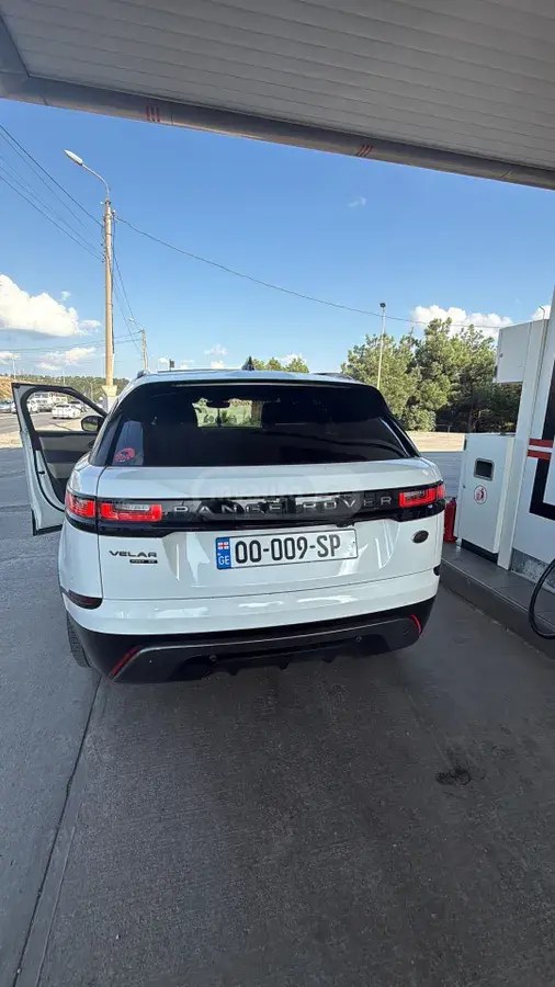 نمای دیگر لندروور P250 S 4 در 4x4 اتوماتیک 2019