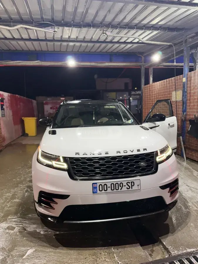 نمای دیگر لندروور P250 S 4 در 4x4 اتوماتیک 2019
