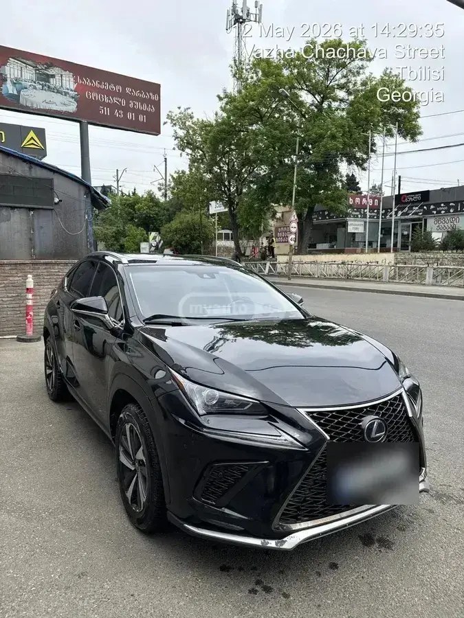 نمای دیگر لکسوس NX 300H فول 2020