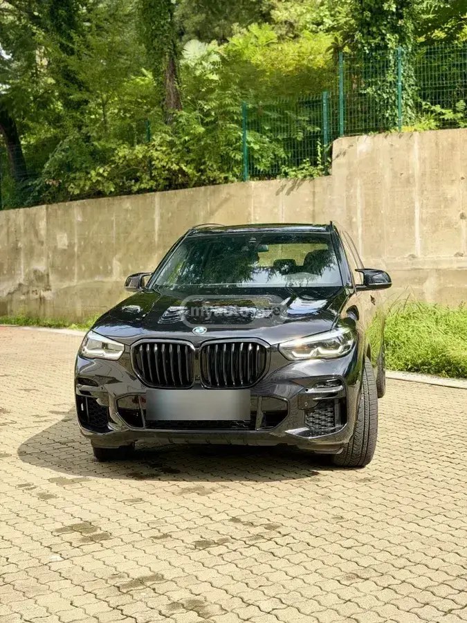 نمای دیگر بی ام و xDrive40i 4dr تمام چرخ محرک 2022