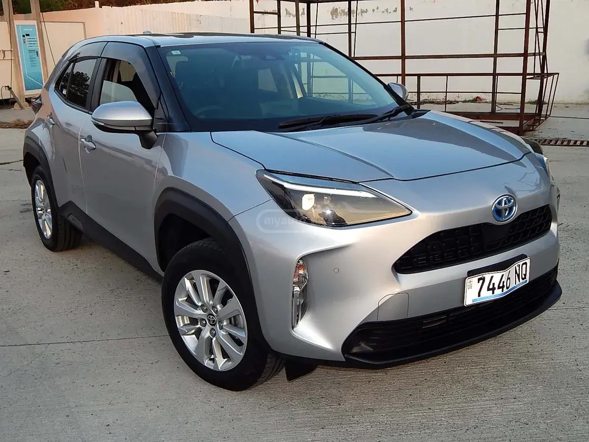 نمای دیگر تویوتا هیبرید G 4x4 2021