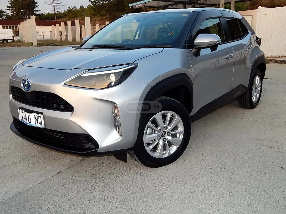 نمای دیگر تویوتا هیبرید G 4x4 2021
