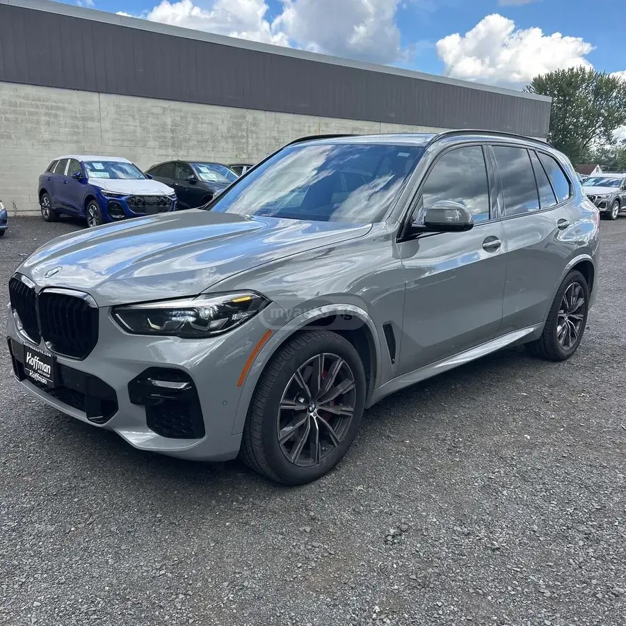 نمای دیگر بی ام و xDrive40i 4dr دیفرانسیل تمام 2023